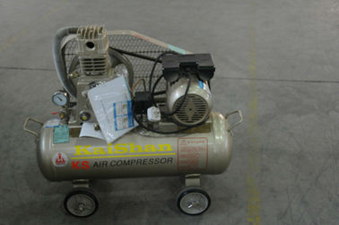 Cicha 2-stopniowa przemysłowa sprężarka powietrza do elementu płynnego 28 cfm 0,8 ³ 7,5 kW